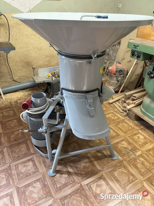 Rozdrabniacz Bąk Śrutownik nieuszkodzony Choczewo