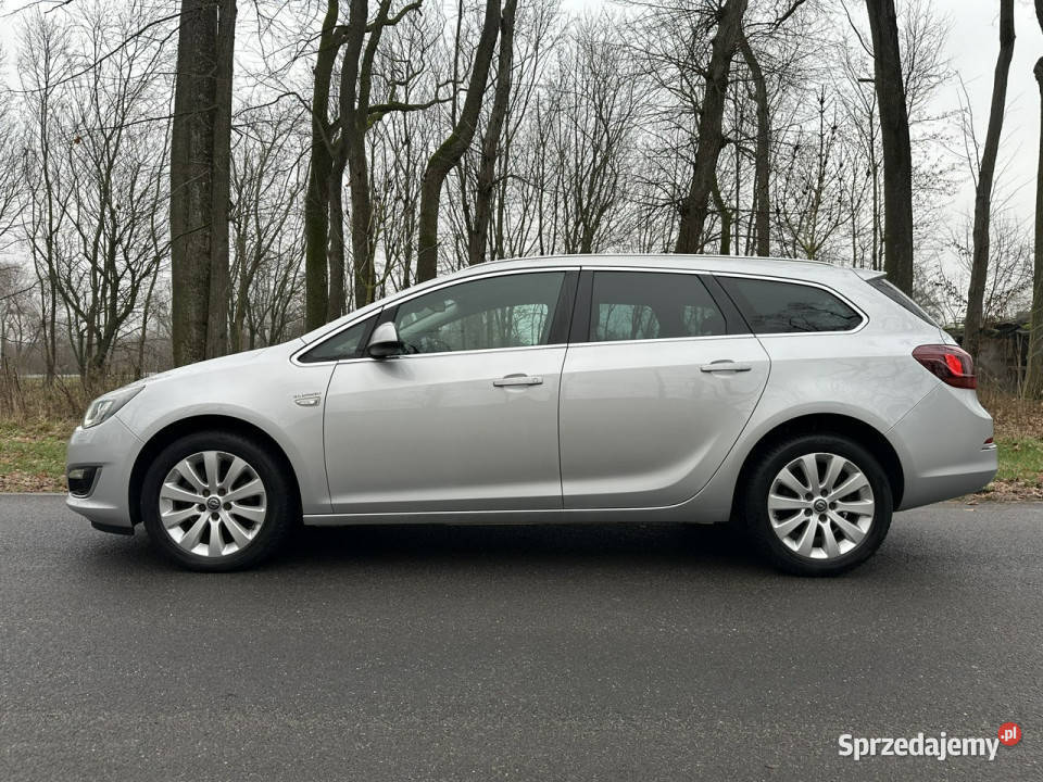 Opel Astra Sport Tourer 20 CDTI 165 2013r Xenon
