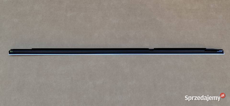 MERCEDES AKLASA W176 LISTWA ZGARNIAJĄCA PRAWY Kargowa