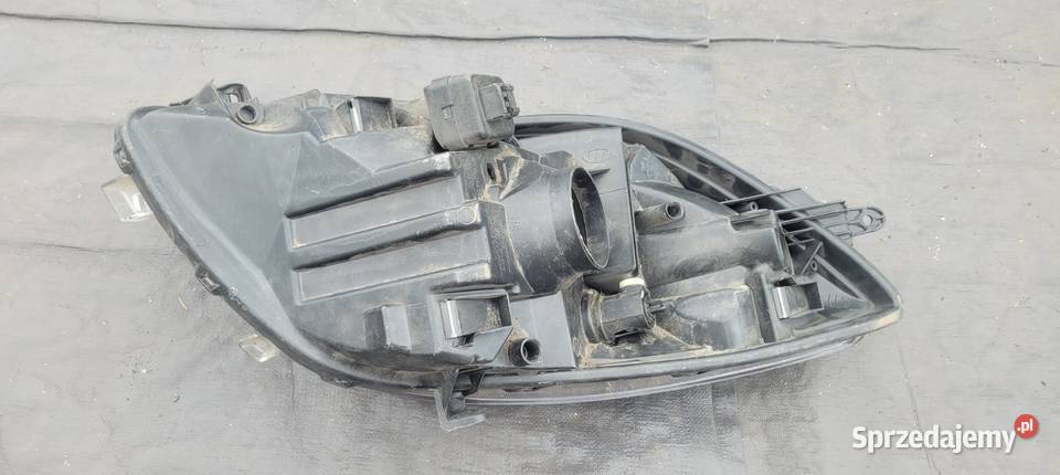 TOYOTA YARIS II REFLEKTOR PRAWY LAMPA PRAWA Ruda Śląska sprzedam