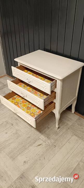 komoda ludwikowska z szufladami biała drewniana Radomsko