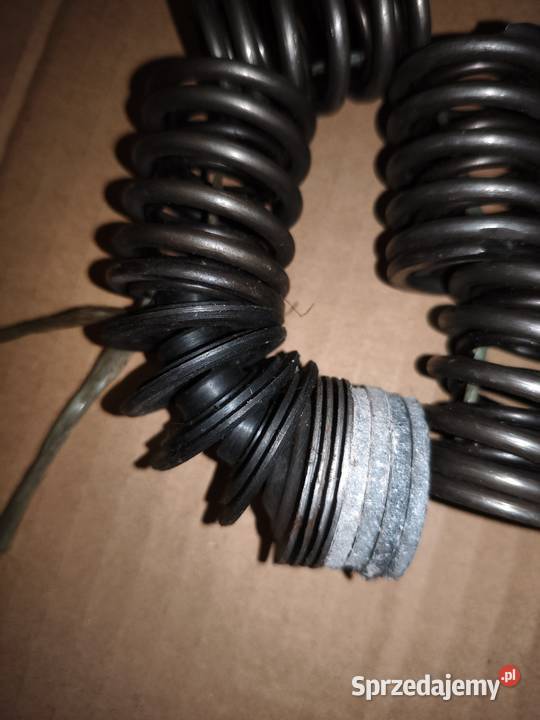 Zestaw nowych sprężyn zaworów z podkładkami Leszno sprzedam