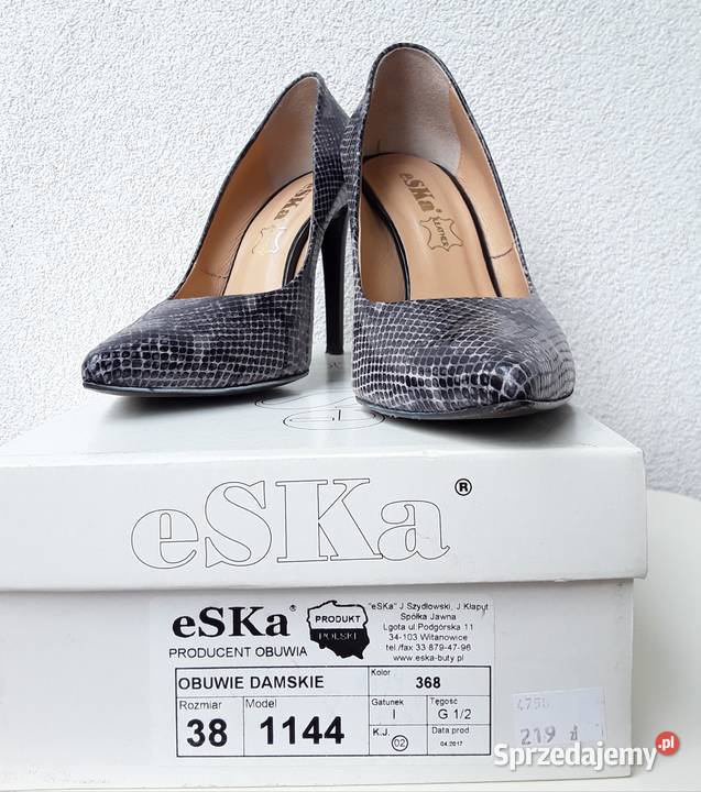 Skórzane lakierowane szpilki r38