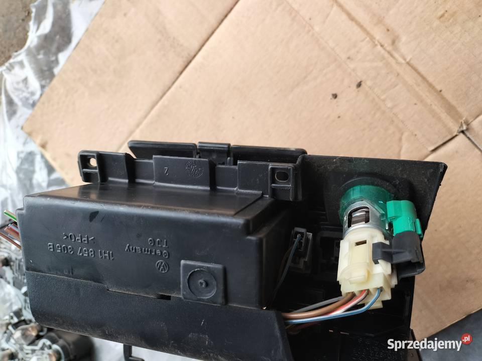 Volkswagen GOLF 3 ZAPALNICZKA POPIELNICZKA osobowe Kamień-Kolonia sprzedam