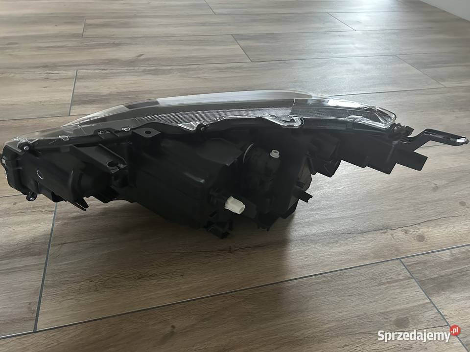 Toyota Yaris Cross reflektor lampa full led osobowe Mielec