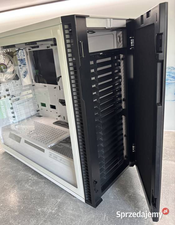 Obudowa biała okno PC Fractal Design