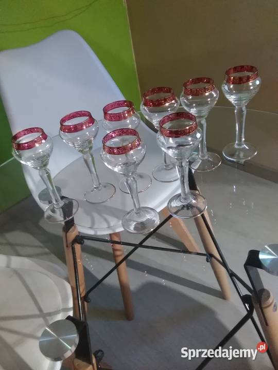 Sprzedam Kieliszki PRL Hortensja Osiem Sztuk Ceramika i szkło Golub-Dobrzyń