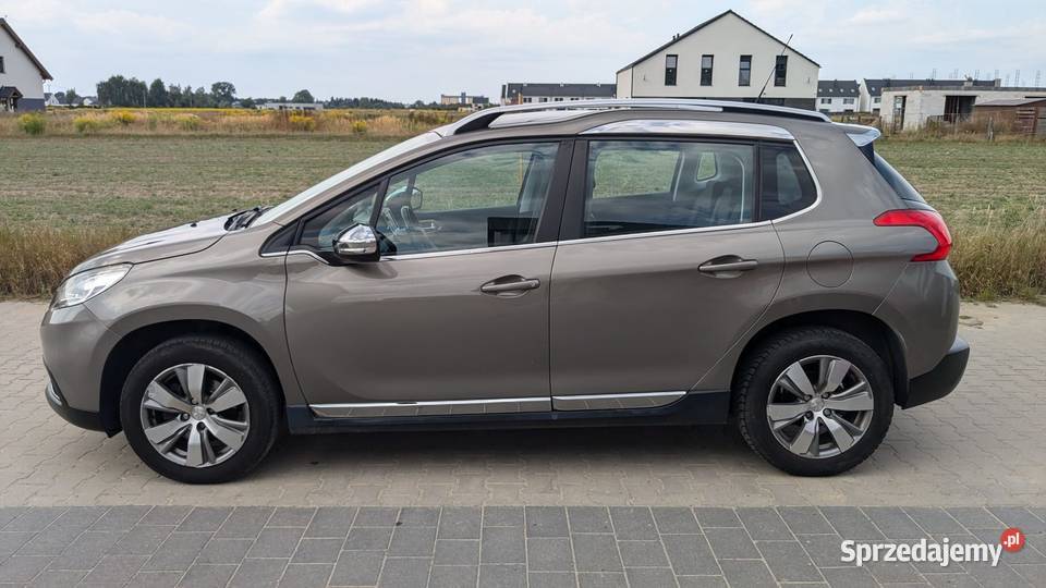 Sprzedam Peugeot 2008 produkcji 2013 Dachowa
