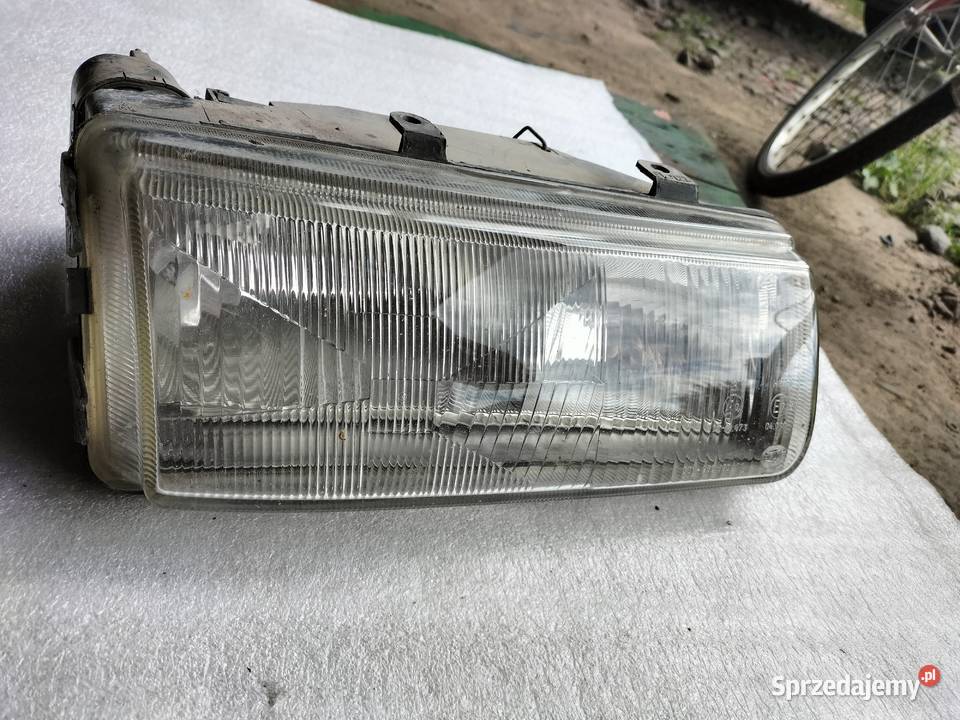Toledo 1 LAMPA PRZÓD PRZEDNIA PRAWA Części samochodowe Kamień-Kolonia sprzedam