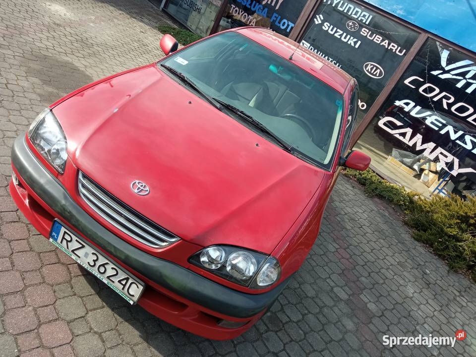 Toyota Avensis 20 Benzyna Liftback 1998 Rzeszów
