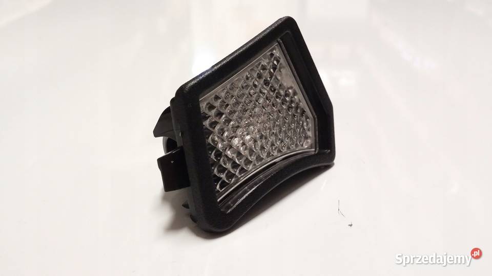 VOLVO V40 S60 V60 S80 lampka dolna lewego Akcesoria samochodowe Bielany Wrocławskie