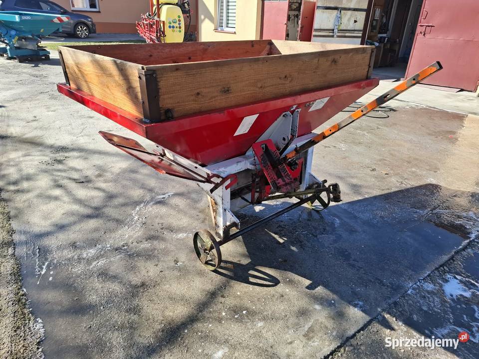 Rozsiewacz Nawozu Diadem 800 l 15 m sprzedam