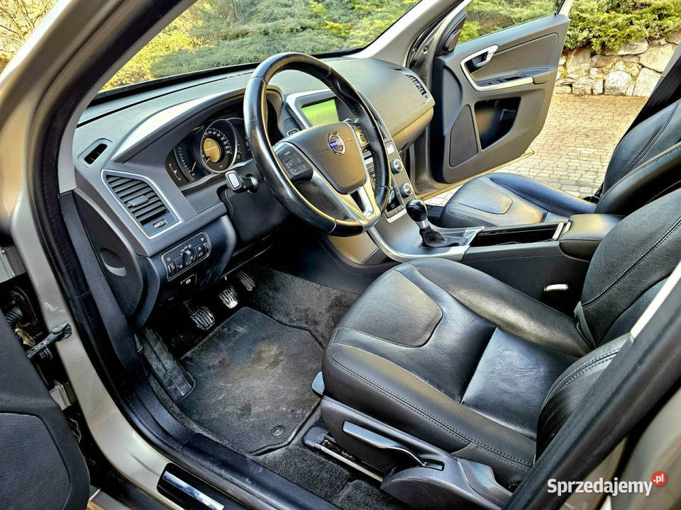 Volvo XC 60 20 D 5 cylindrów Skóry Navi Serwis I kurtyny powietrzne Zagnańsk sprzedam