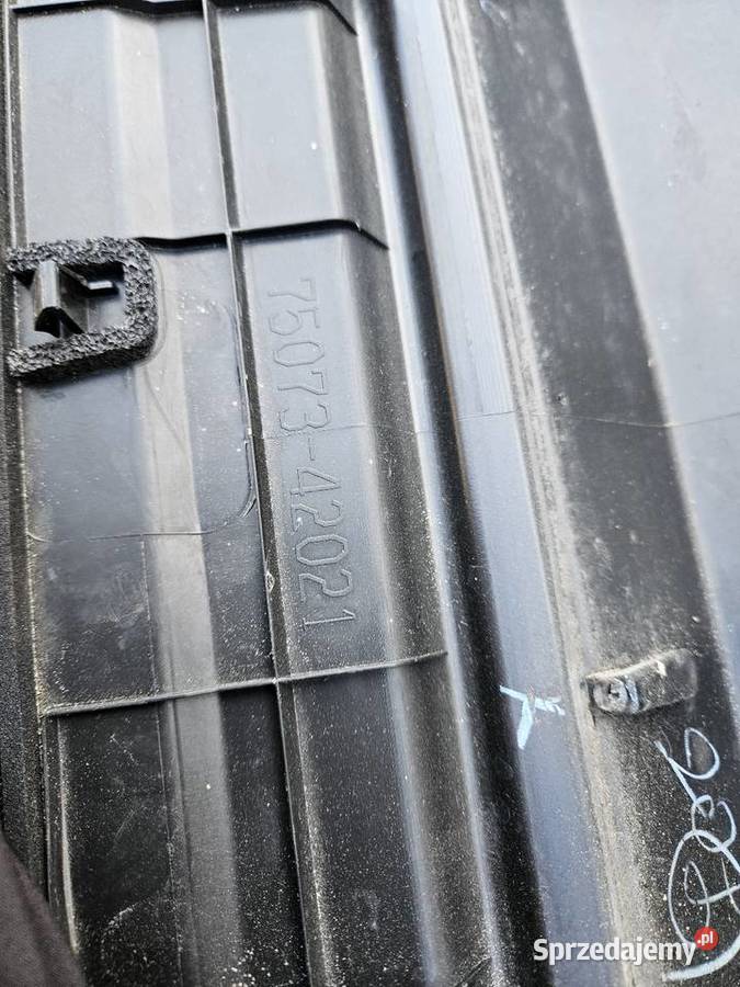 TOYOTA RAV4 IV 1215 LISTWA DRZWI PRAWY PRZÓD osobowe wielkopolskie sprzedam