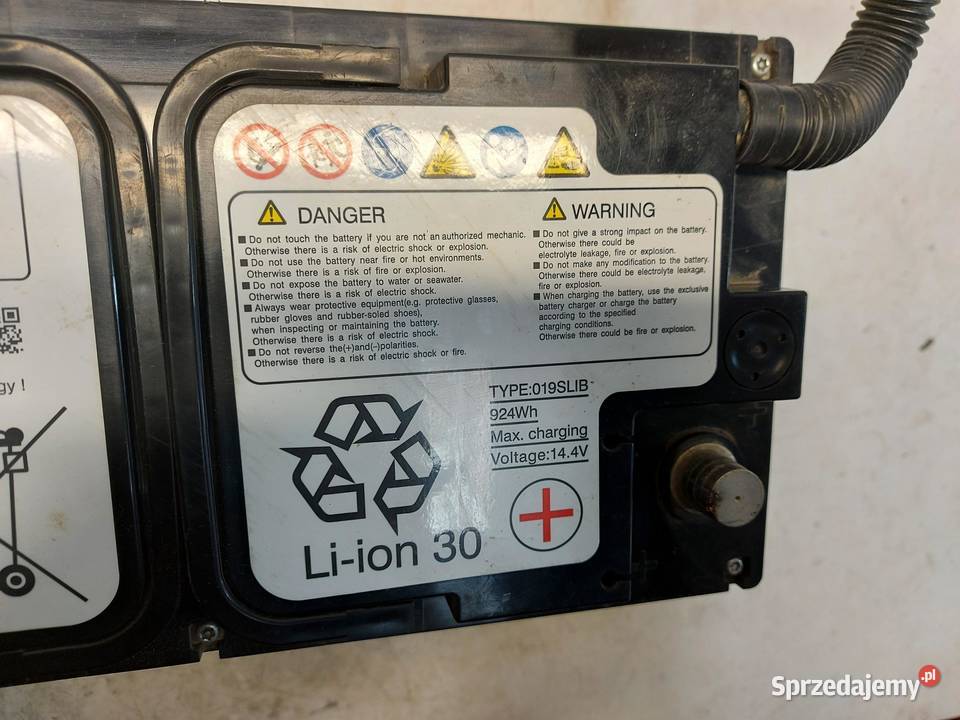 BMW G23 G22 M440i Cabrio Akumulator 12V 70Ah osobowe