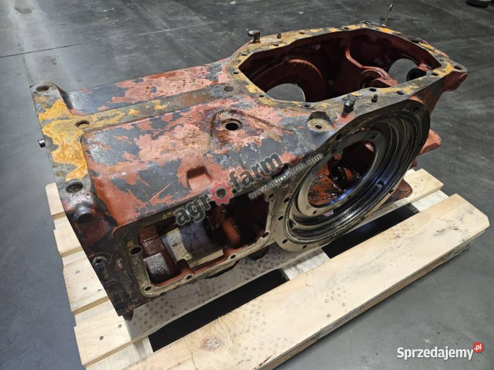 Obudowa tylnego mostu Massey Ferguson 6180 6170 Byków