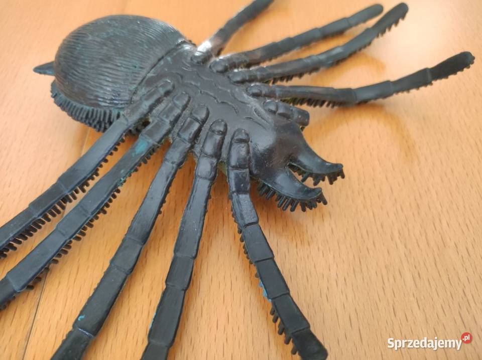 Duża Figurka pająk tarantula gumowy włochaty 0+ Figurki