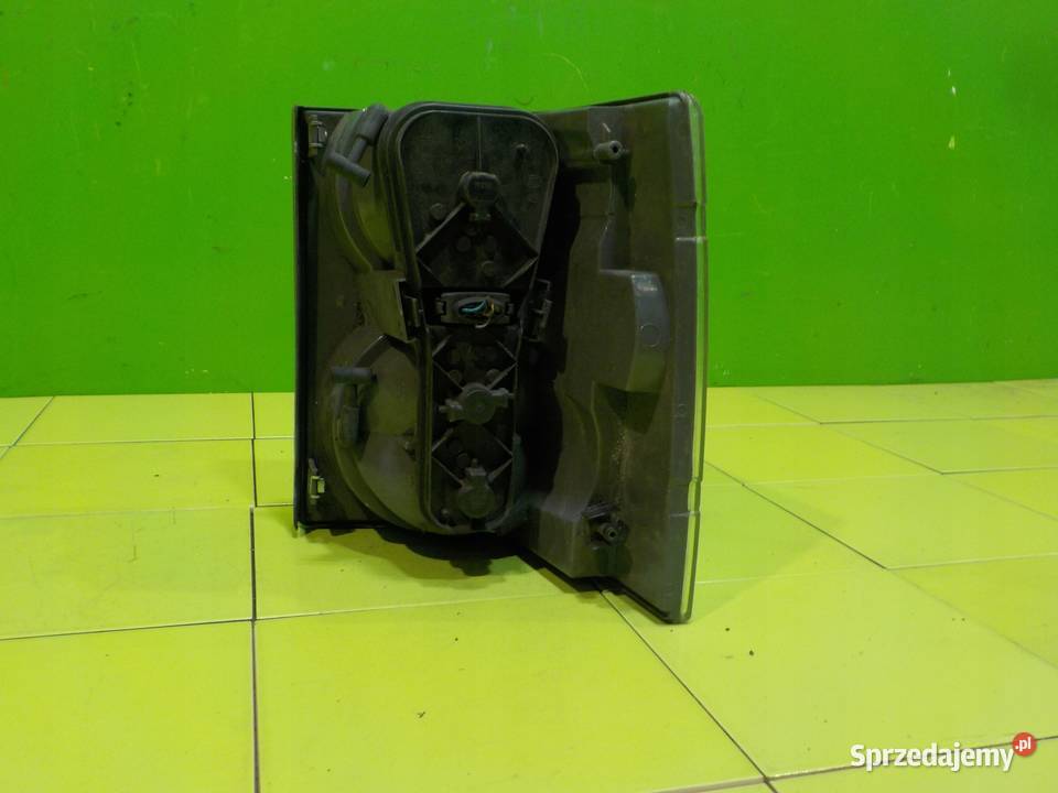 RANGE ROVER L322 LIFT 36 TD V8 07r lampa lewa osobowe