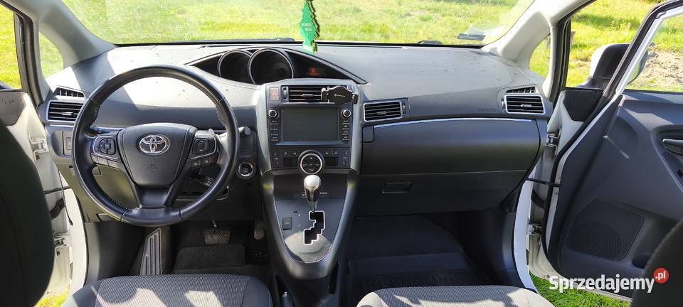Toyota Verso 7 osobowagazautomat nieuszkodzony Warszawa