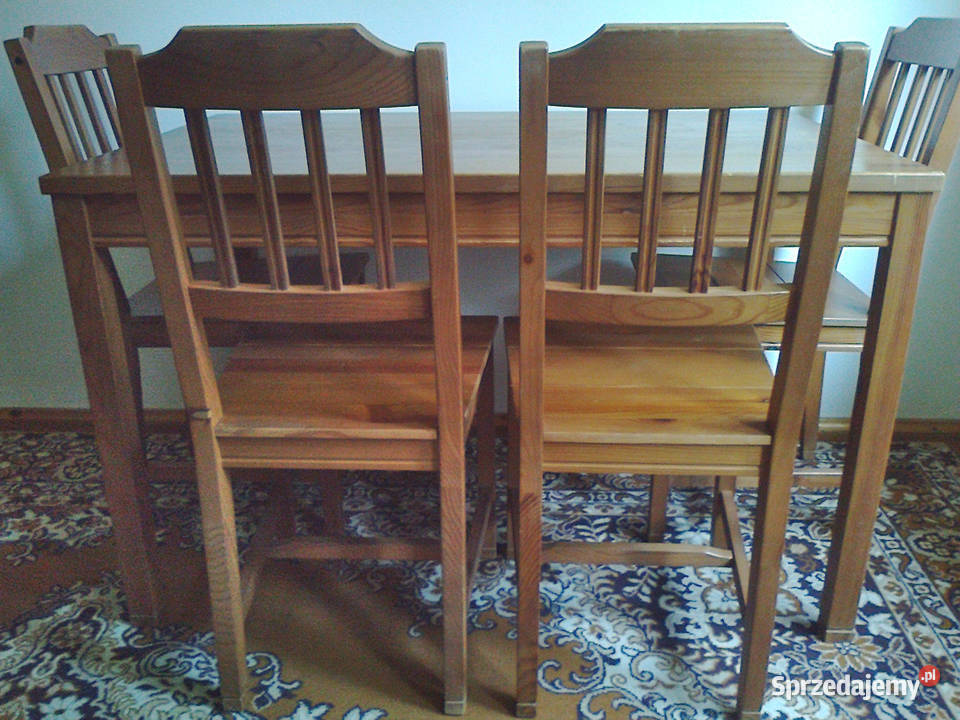 Drewniany stół z czterema krzesłami IKEA