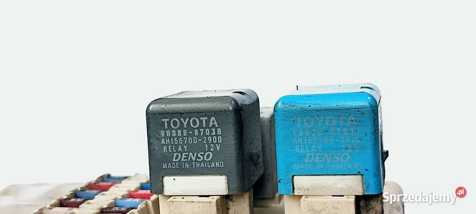 SKRZYNKA BEZPIECZNIKÓW TOYOTA COROLLA VERSO osobowe Lipno sprzedam