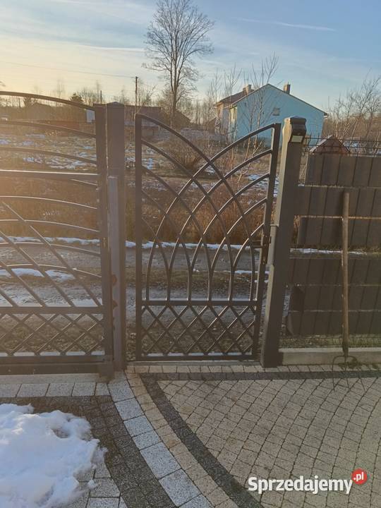 Brama na sprzedaż Widełka