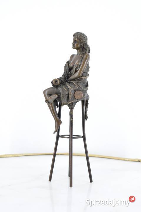 DAMA W SUKNI KOBIETA NA KRZEŚLE figura z brązu Kraków