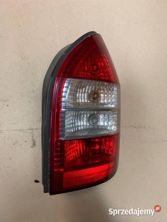 Lampa prawy tył opel zafira a Szczecin