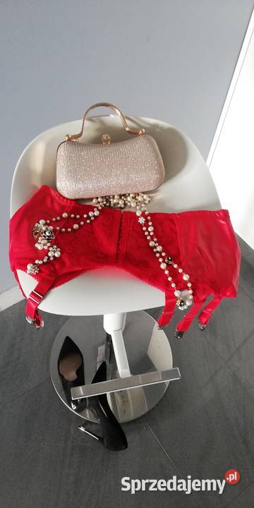 seksowny pas do pończoch czerwony