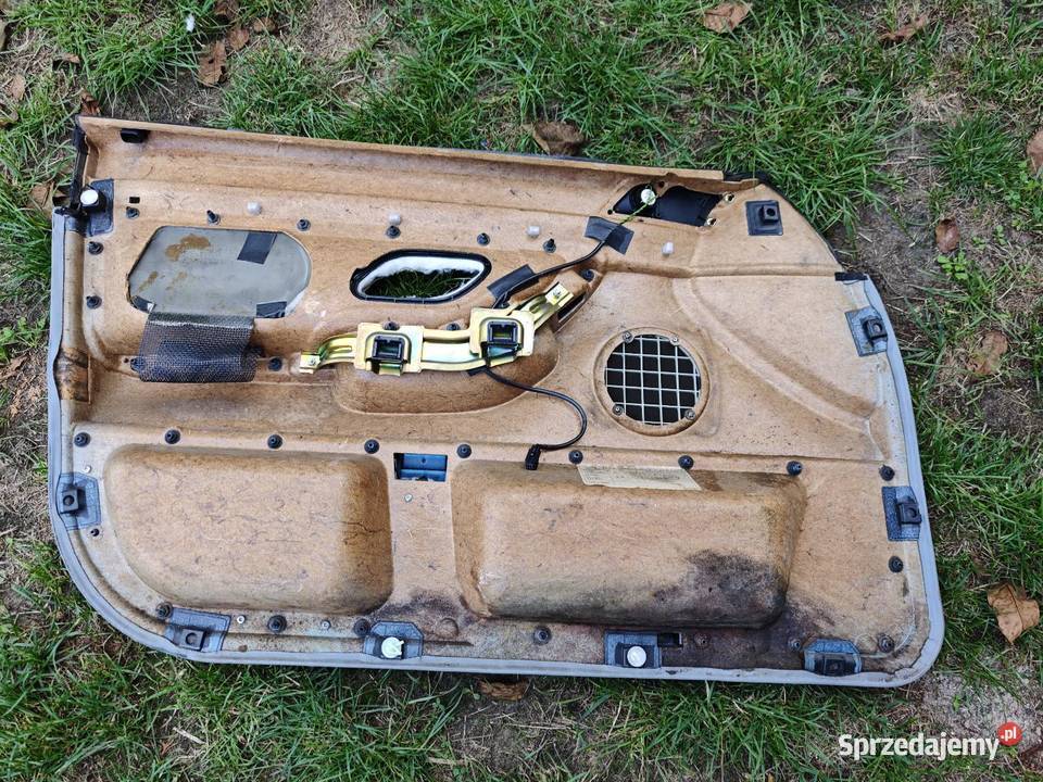 Boczek drzwi prawy przód siwy BMW E38