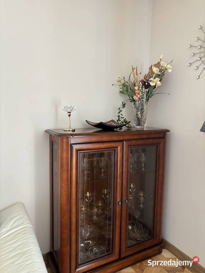 klasyczne meble z kolekcji Bursztyn Radomsko