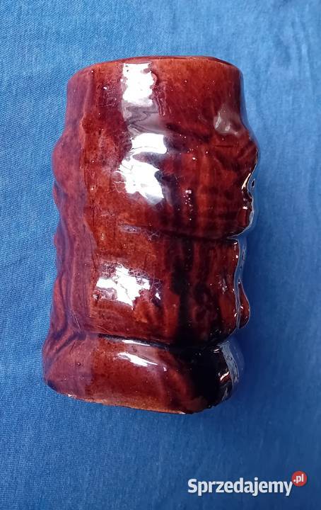 Ceramiczny kufel uformowany w kształcie głowy Koźminek