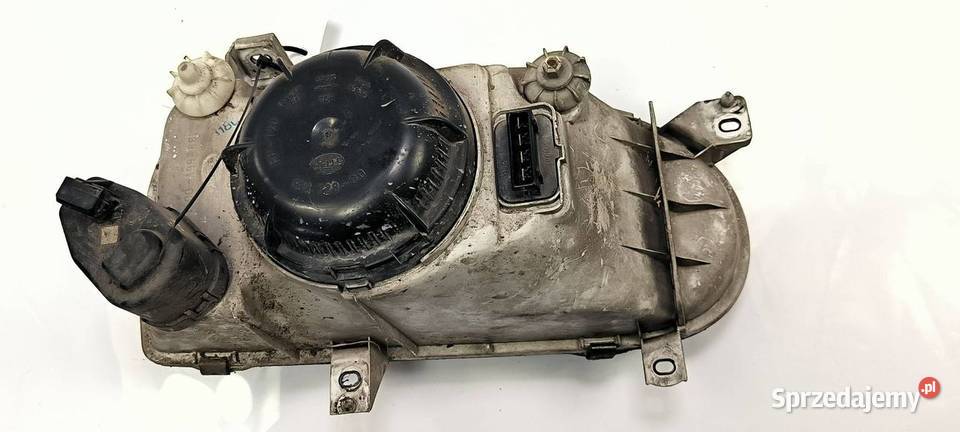 LAMPA PRAWA PRZÓD VOLKSWAGEN GOLF III 13886100 Pozostałe Lipno