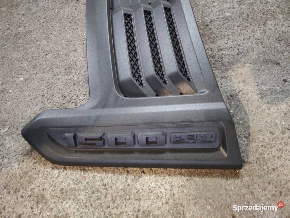 Nakładka na grill wlot RAM 1500 Zielęcice sprzedam