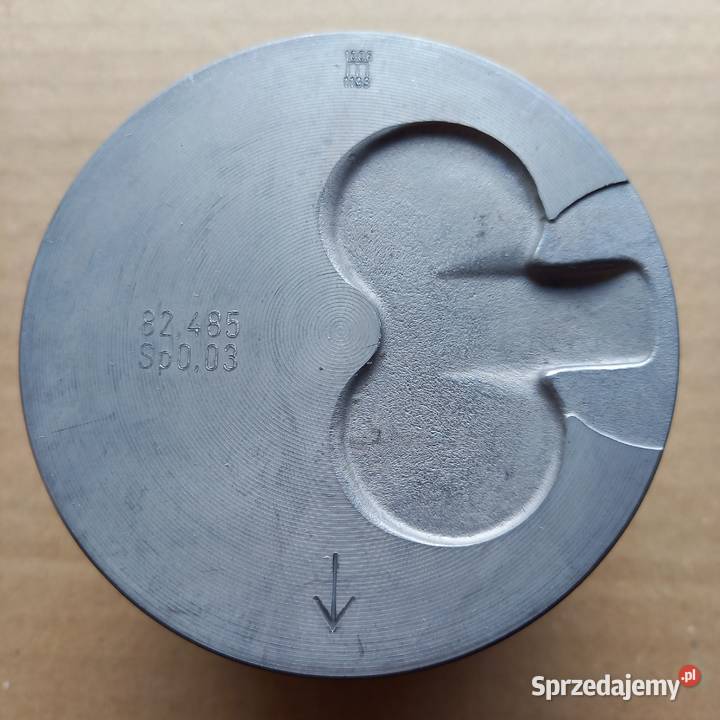 013 63 00 Tłok kplFord D18