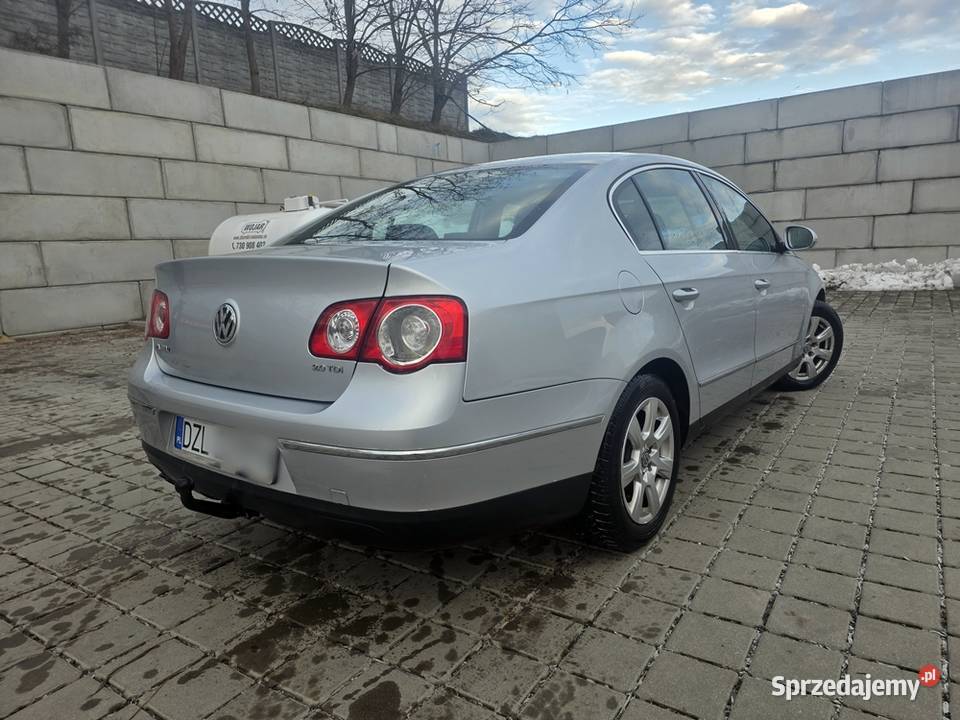 Volkswagen PASSAT 20 TDI 140 koni ŁADNY Samochody osobowe