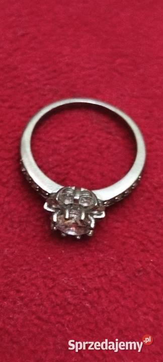 Pierścionek z Cyrkoniami 15 16 rozmiar srebro Swarzędz