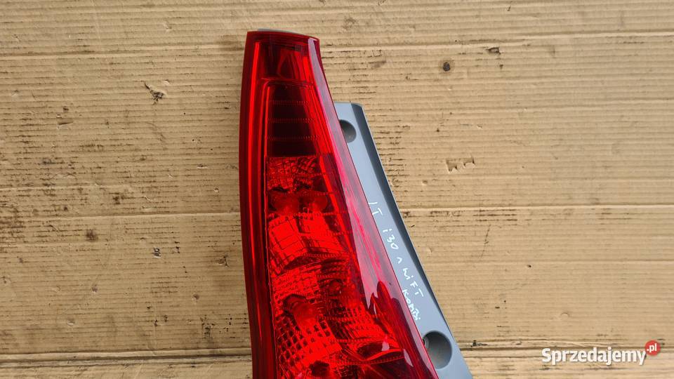 Hyundai I30 cw 1 Lift lampa tył tylna kombi dolnośląskie Legnica