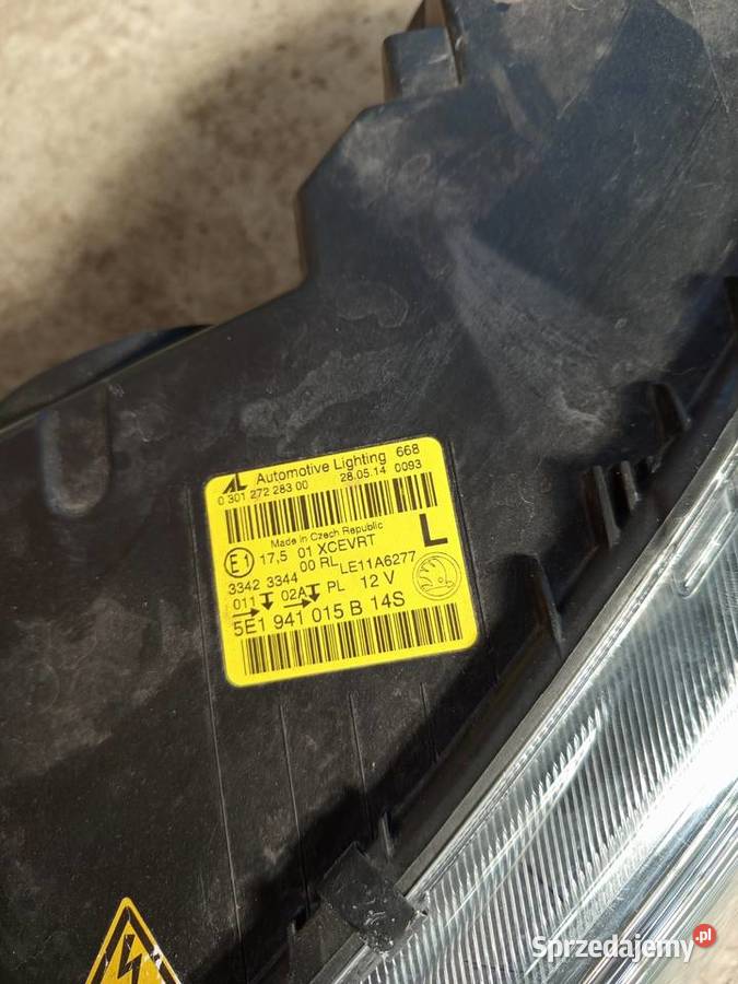 Reflektor lewy octavia lll Xenon skrętny osobowe podkarpackie