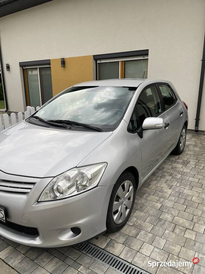Toyota Auris 2010 16 Benzyna 132 Polska 153 000 manualna Domaniew