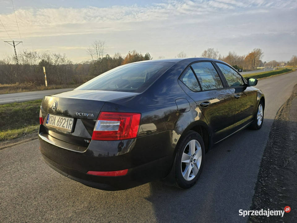 koda Octavia Salon Benzyna 2 właściciel III 2013 czarny Octavia mazowieckie sprzedam