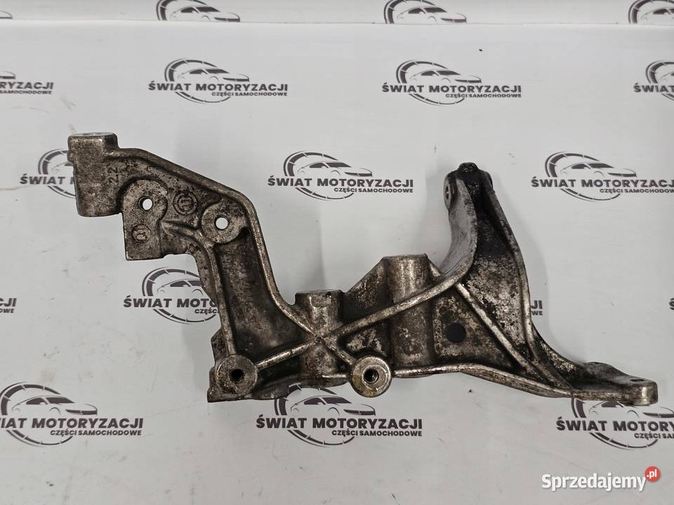 MERCEDES W212 18 B CGI 271860 łapa silnika