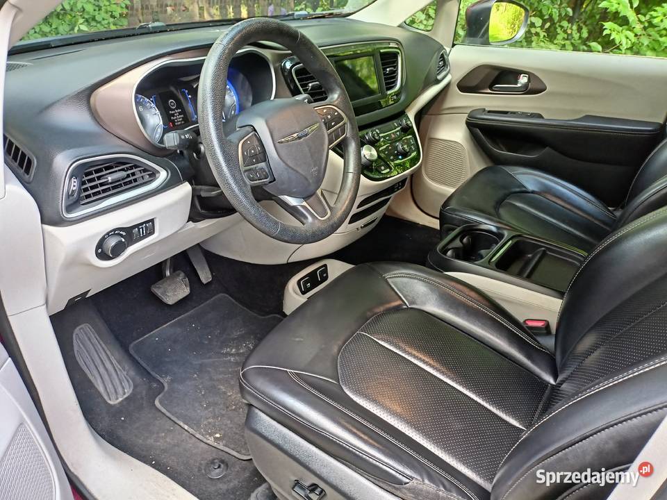 Chrysler Voyager Pacyfica 2020 36 Rok produkcji 2017 mazowieckie Żelechów