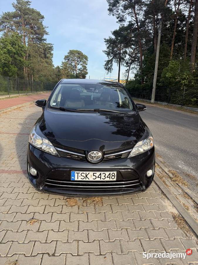 Toyota Verso 16 TDI 2017 Bogate wyposażenie manualna świętokrzyskie Suchedniów