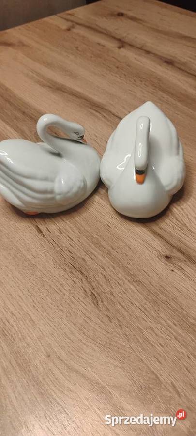 Porcelanowe łabędzie stan super śląskie Kłobuck