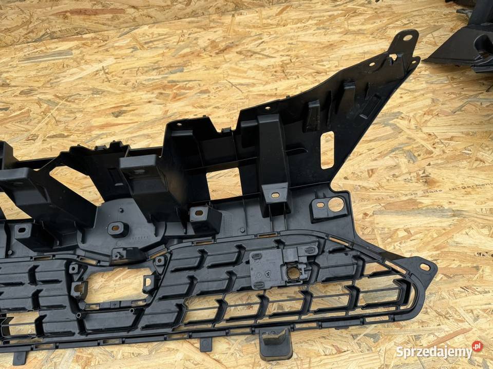 Grill atrapa chłodnicy yaris cross 531110DB20 Sieraków