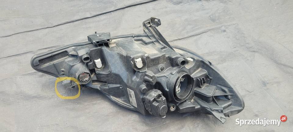 PEUGEOT 107 LEWY REFLEKTOR LAMPA LEWA PRZOD 1490 Ruda Śląska