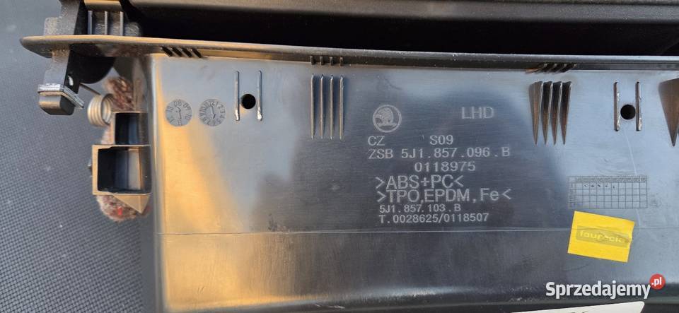 Schowek górny pasażera Skoda Fabia łódzkie