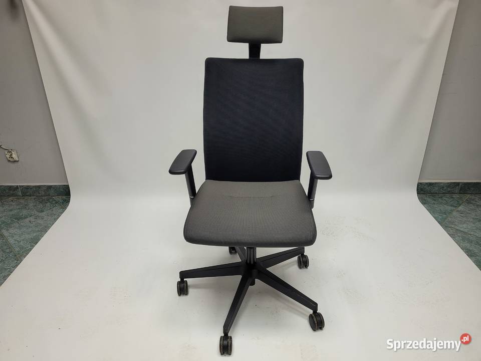 Fotel biurowy Nowy Styl Intrata z zagłówkiem Biuro