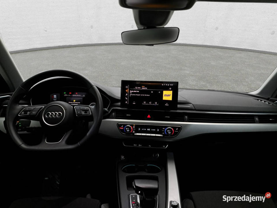 Audi A4 Limousine B9 2015 Komorniki